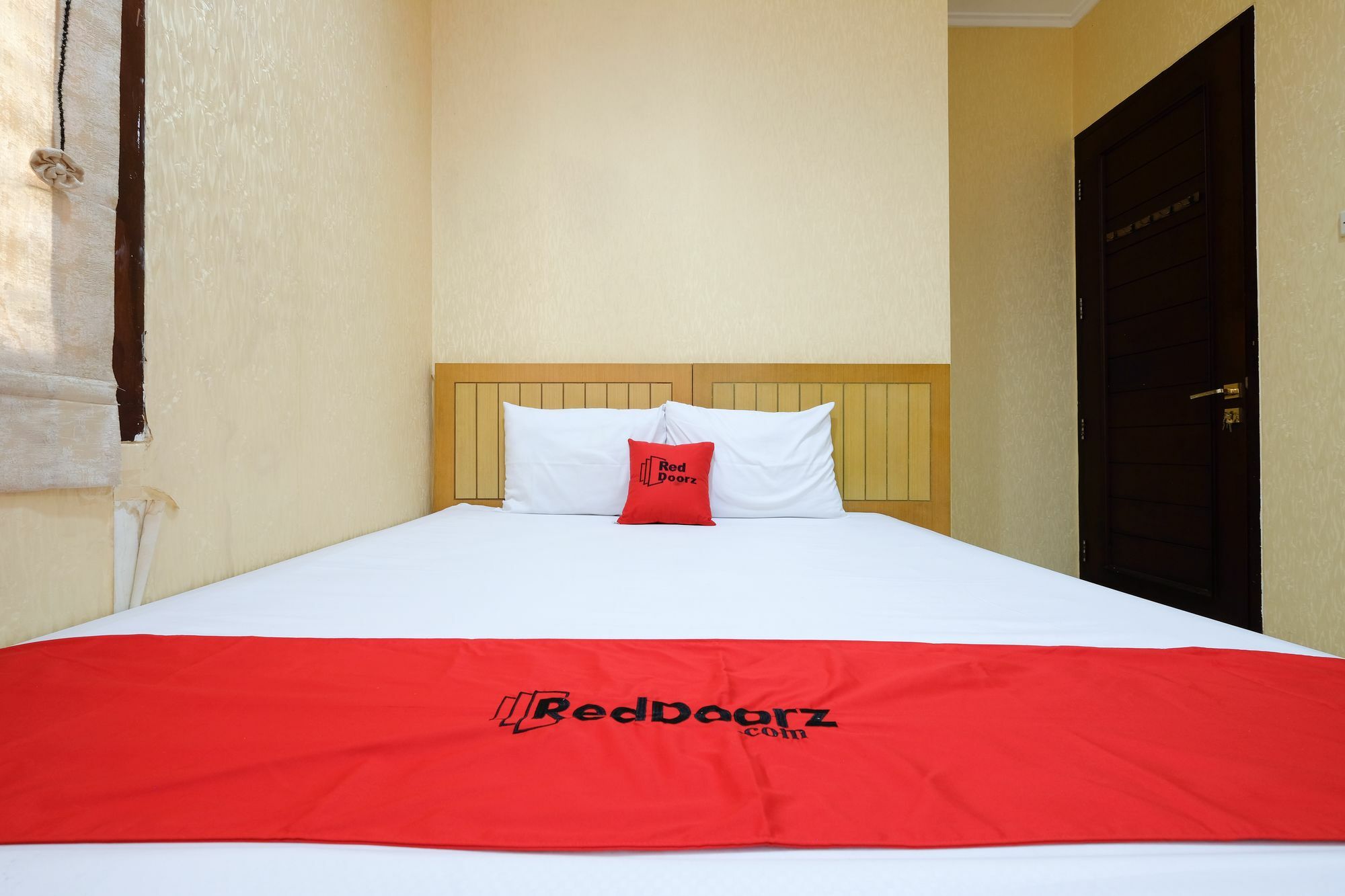 Reddoorz Plus Near Simpang Lima Semarang Exterior foto